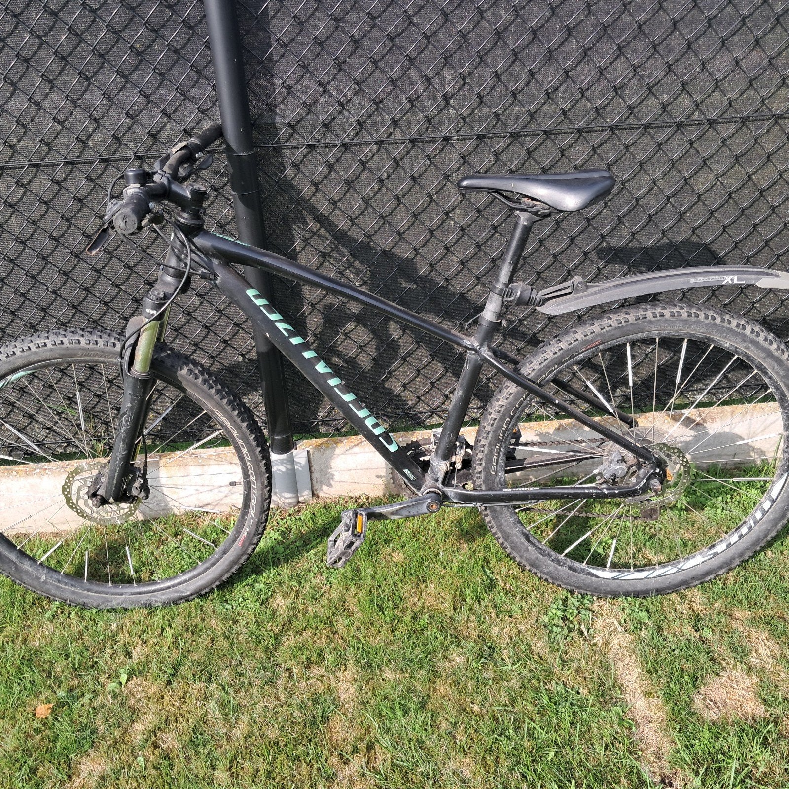 specialized 6 jaar oud. en in tuinhuis gestaan 3 jaar, Fietsen en Brommers, Ophalen