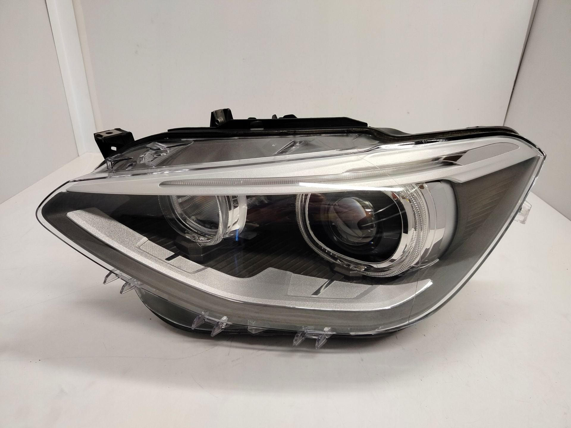 BMW F20 Achterlicht Links 7229677, Auto-onderdelen, Petuelring 130
80788  Munich, DE, Gebruikt, Info@bmw.de, BMW