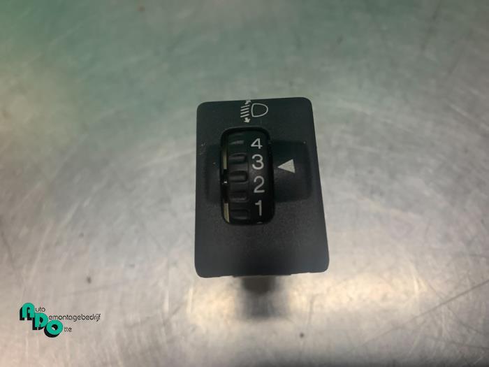Mistlamp Schakelaar van een Suzuki Alto (Alto 02-), Auto-onderdelen, Dashboard en Schakelaars, Suzuki, Gebruikt, 3 maanden garantie