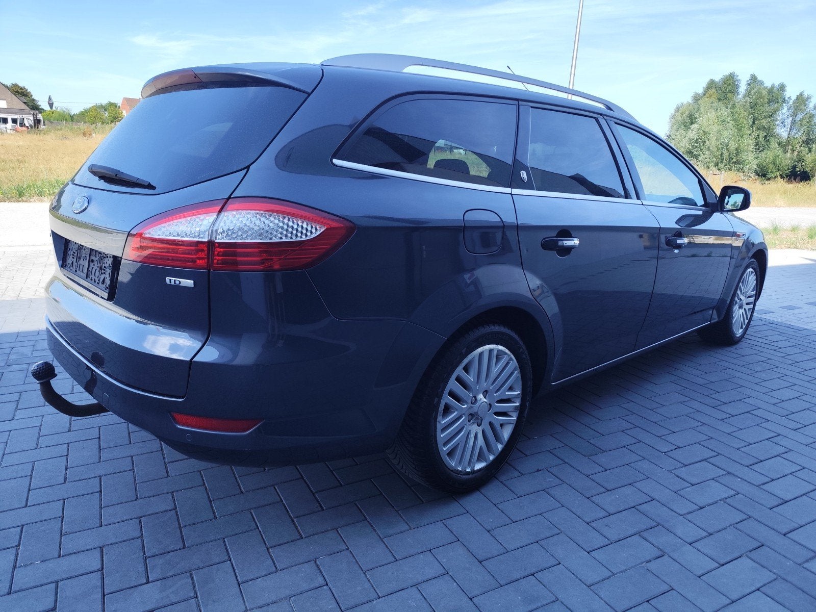 prachtige Ford Mondeo GHIA break airco TREKhaak gekeurd, Auto's, Mondeo, Particulier, Te koop, Multifunctioneel stuurwiel