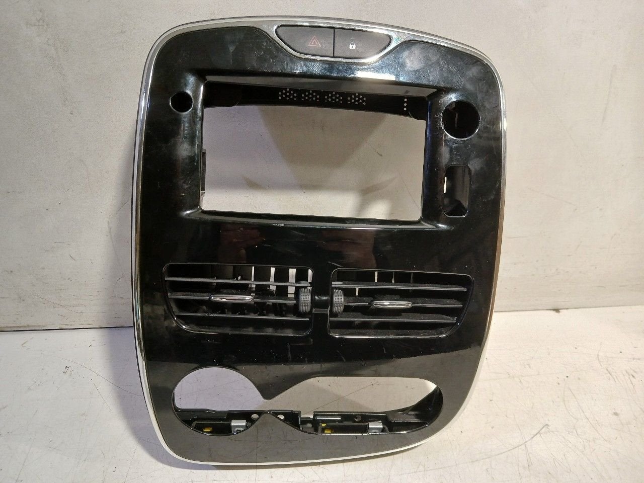 Alarmlicht schakelaar Renault Clio, Onderdelen@venauto.nl, Van der Ven Autorecycling B.V., Gebruikt, Ettenseweg 76, 4706 PB Roosendaal, The Netherlands