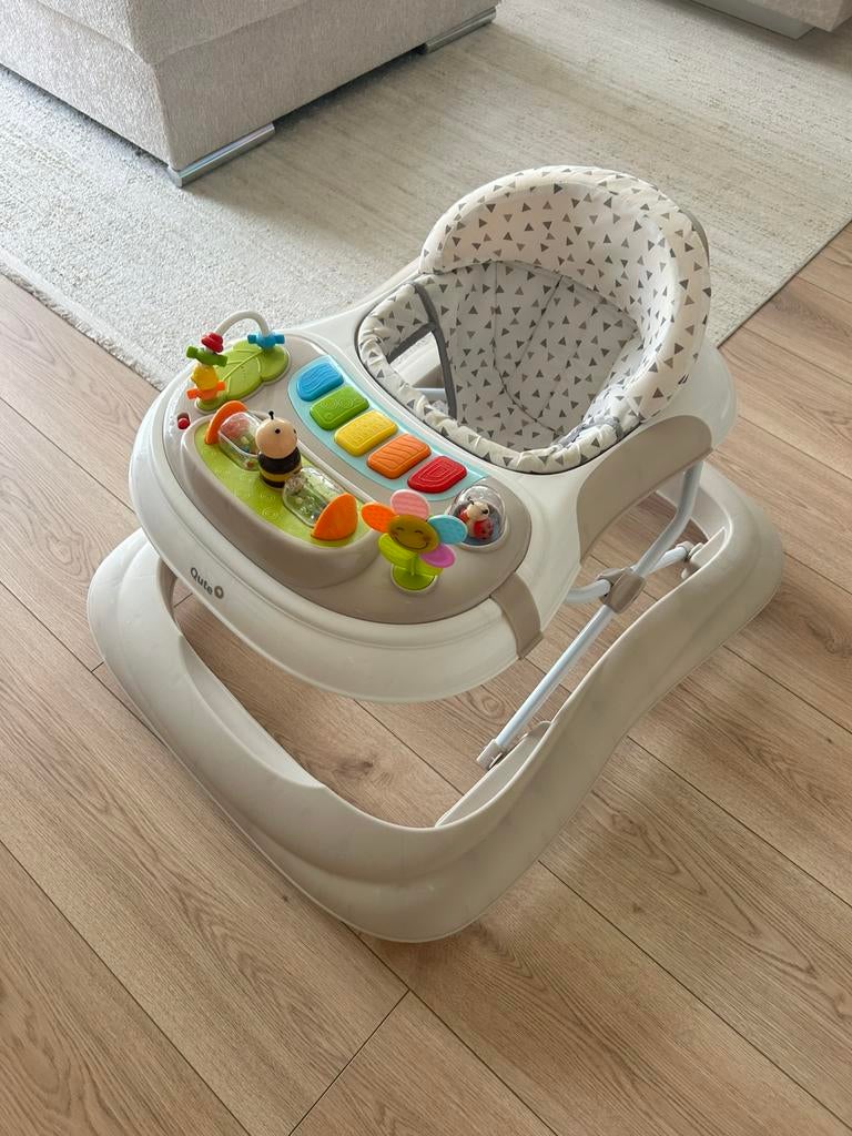 Loopstoel Qute Q-Cooper Zand, Kinderen en Baby's, Ophalen, Zo goed als nieuw