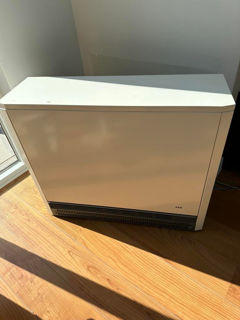 Accumulateur AEG WSP 2010 (2000 Watt), Enlèvement, Comme neuf, Radiateur