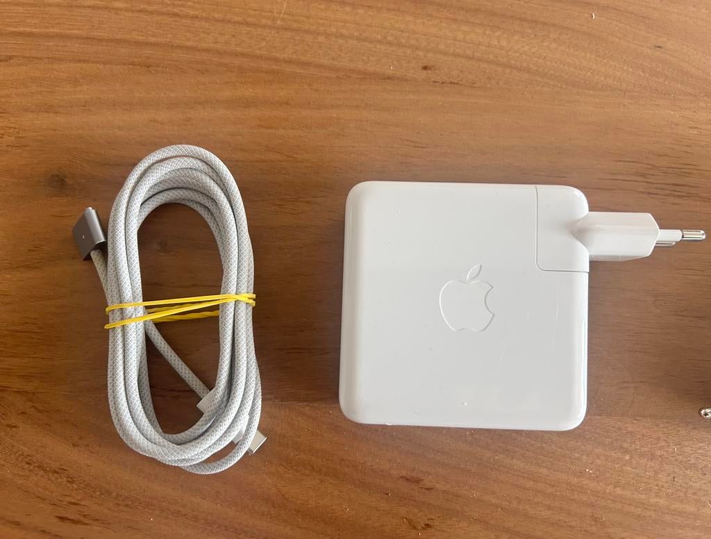 APPLE USB-C/MagSafe3-voedingsadapter en USB-C-kabel, Computers en Software, Ophalen, Zo goed als nieuw
