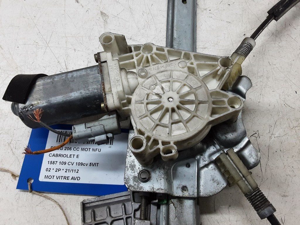 MOTEUR LEVE VITRE ELECTRIQUE AVANT DROIT 206 CC (2D), Utilisé, Avant, Peugeot