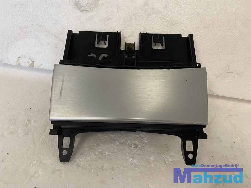 MERCEDES C KLASSE W204 Grijs asbak voor 2009-2014, Mercedes-Benz AG, Mercedes-Benz, Utilisé, Mercedesstrasse 120
70372  Stuttgart, DE