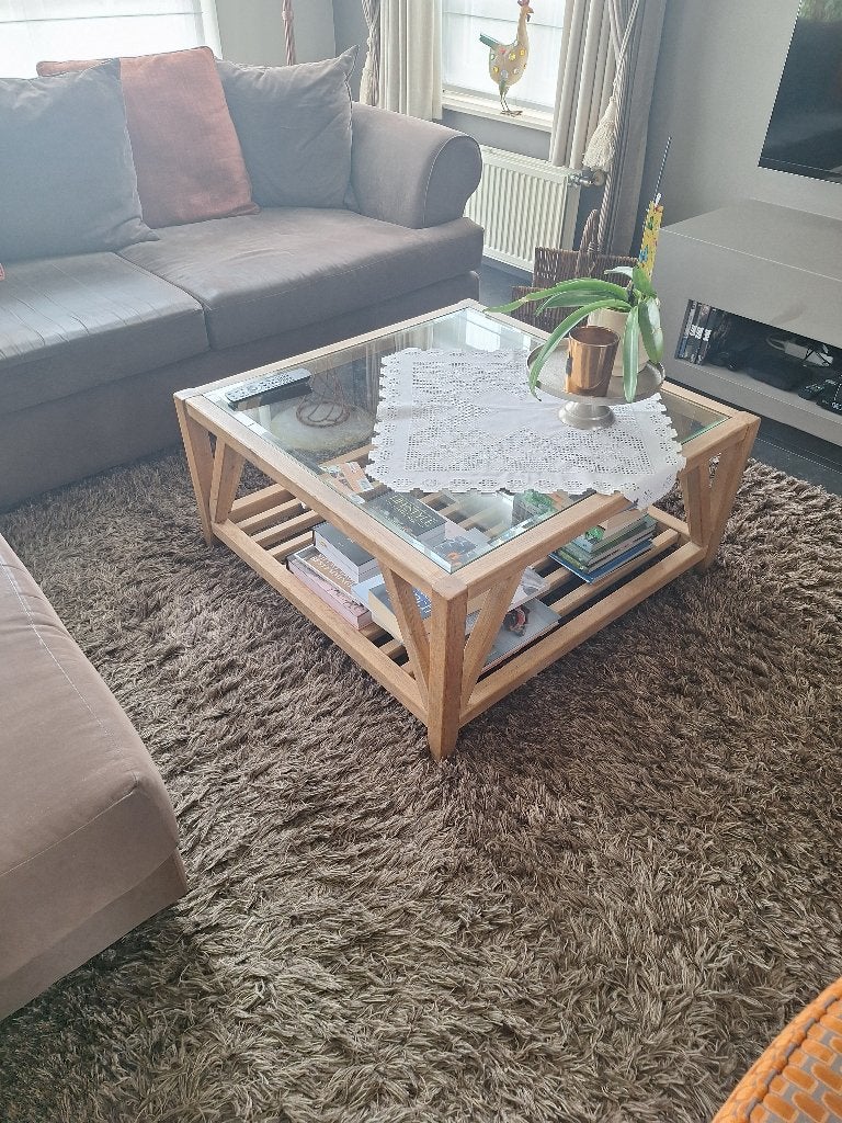 zetel met salontafel en tapijt, Ophalen, Gebruikt, Stof, Landelijk