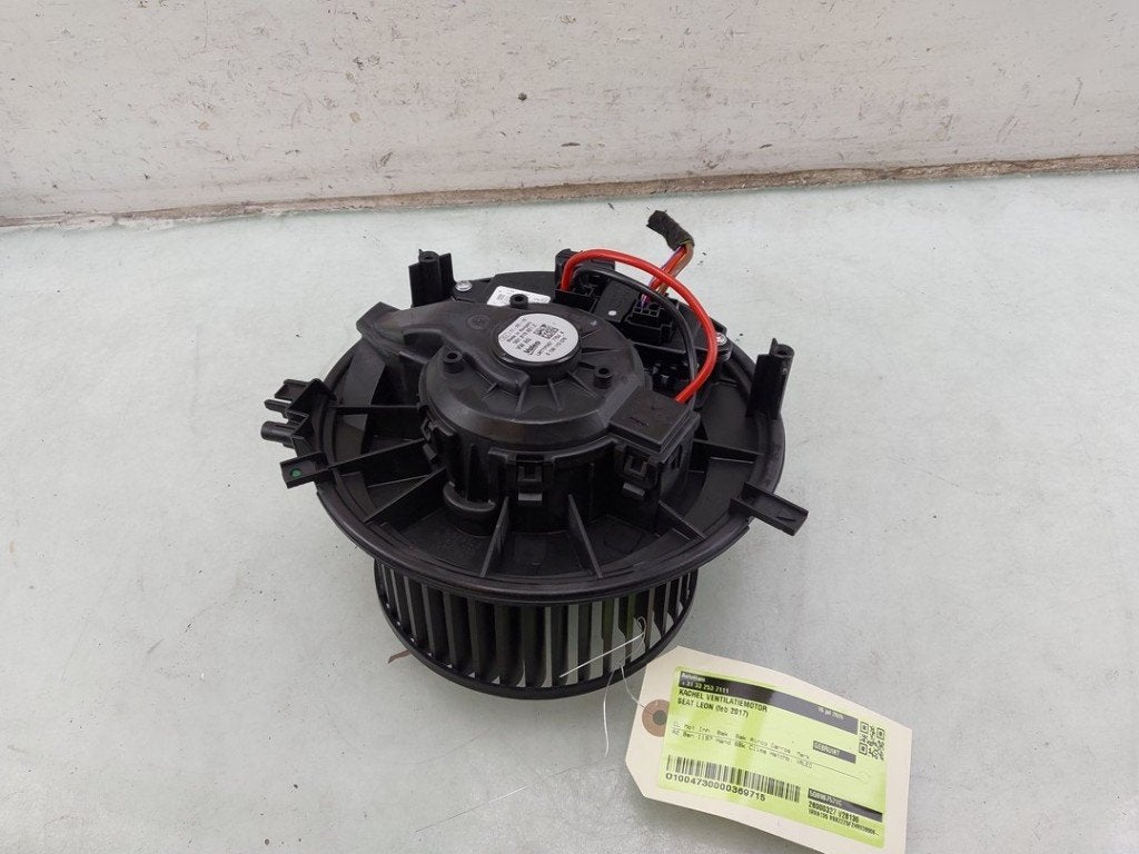 KACHEL VENTILATORMOTOR Seat Leon (5FB) (01-2012/08-2020), Gebruikt, Valeo, 100, rue de Courcelles
75017  Paris, FR, Seat
