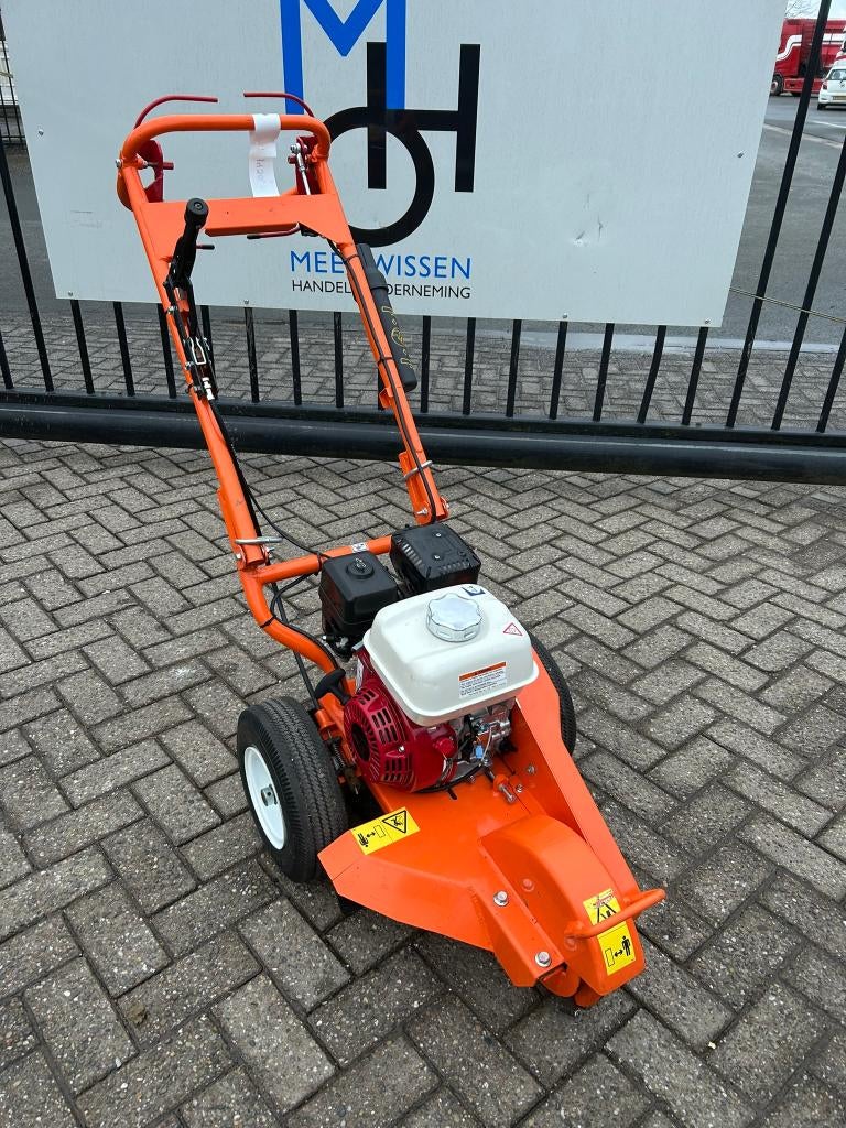 Dosko 200-6H benzine boomstronkenfrees/stobbenfrees, Ophalen, Gebruikt, Overige soorten, Honda