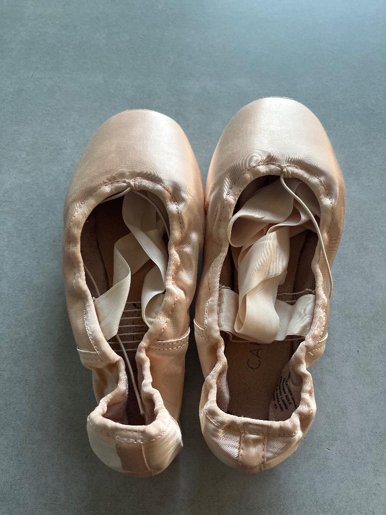 Pointes ballet, Ophalen, Zo goed als nieuw, Schoenen