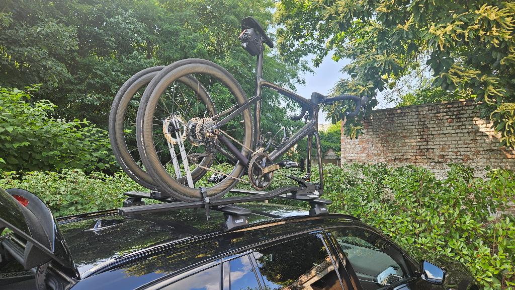 Fietsdrager Voor op dak, Auto diversen, Fietsendragers, Zo goed als nieuw, Dakdrager, 2 fietsen, Brede banden, Ophalen