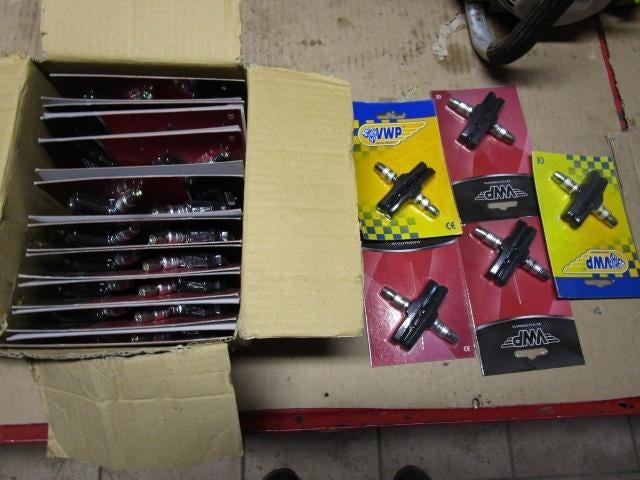 Nieuwe sets remblokken voor fiets - V-brakes, Fietsen en Brommers, Ophalen of Verzenden, Nieuw, Remmen