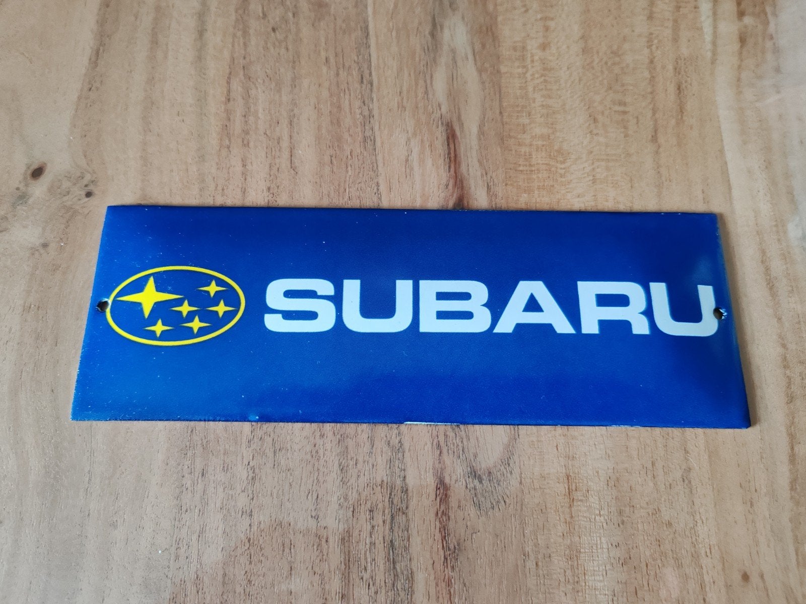 Subaru emaille plaat, Verzamelen, Ophalen of Verzenden, Zo goed als nieuw, Auto's