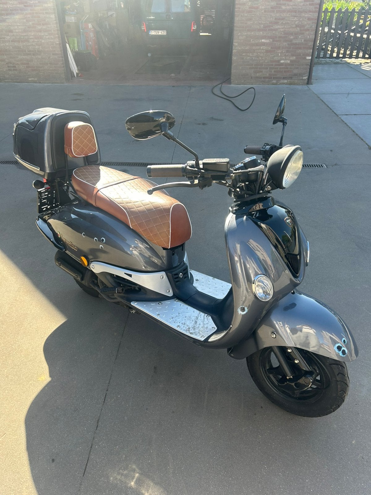 125cc scooter borsalino, Vélos & Vélomoteurs, Scooters | SYM, Enlèvement, Comme neuf