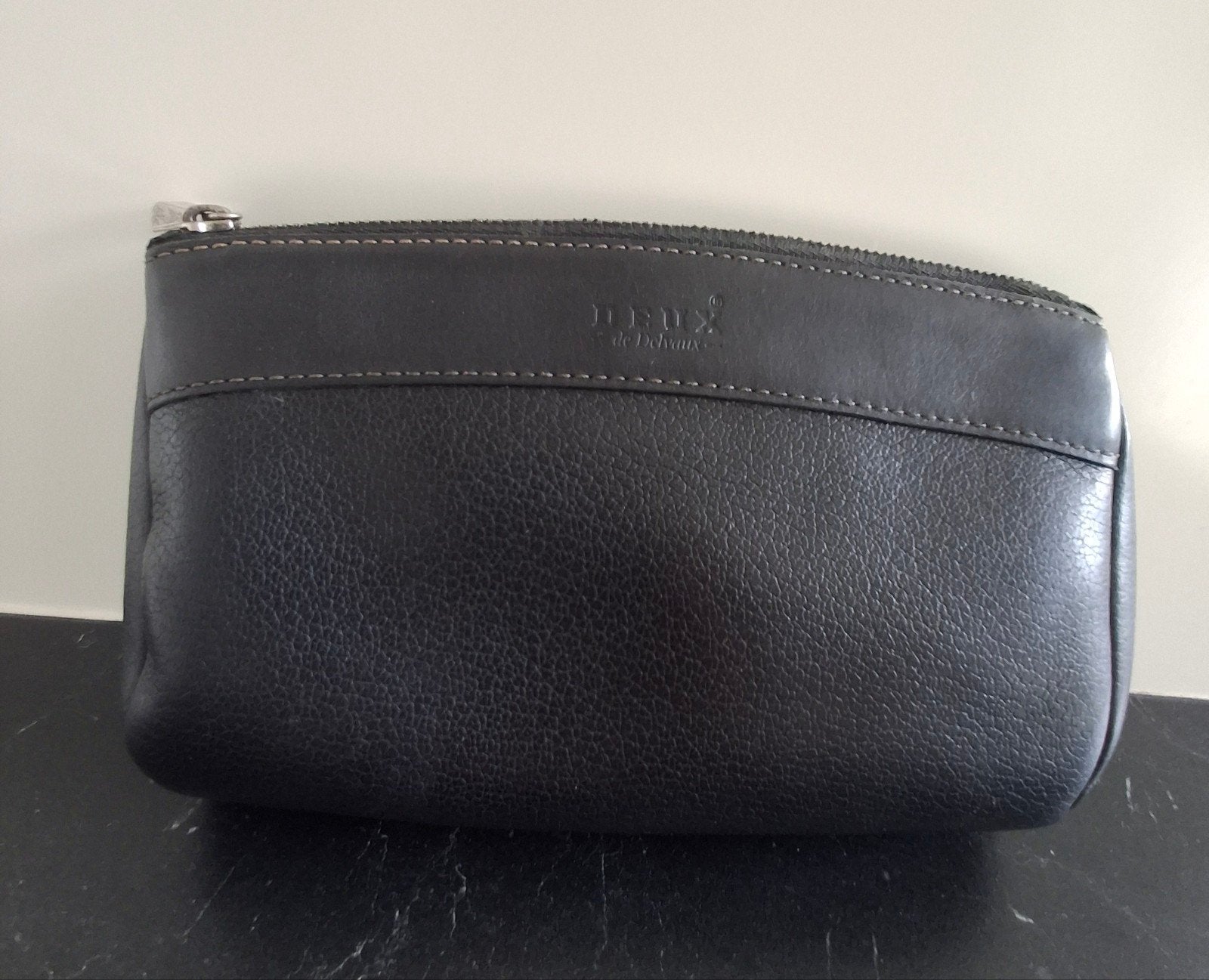 Delvaux zwarte lederen make up tas, Bijoux, Sacs & Beauté, Trousses de toilette, Enlèvement, Noir