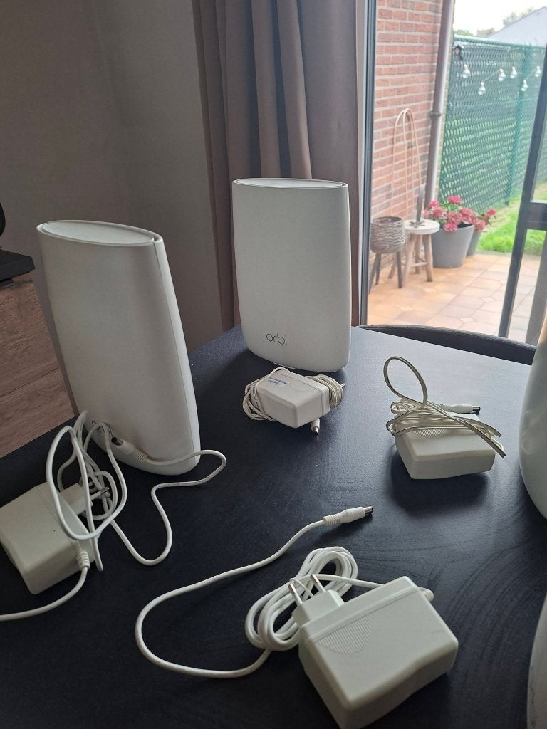 NETGEAR Orbi RBK50 Mesh WiFi-set  (4 satelites), Computers en Software, Ophalen, Zo goed als nieuw, Netgear