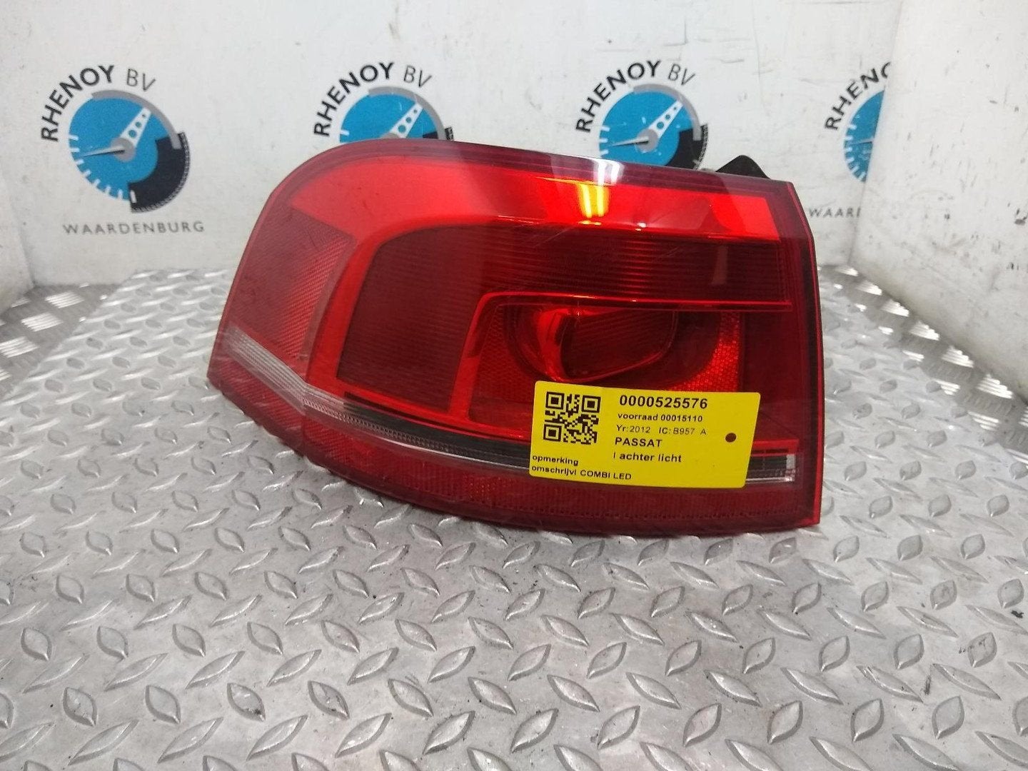 VOLKSWAGEN PASSAT 1.8 TSI Highline  ACHTERLICHT L 2012, Autos : Pièces & Accessoires, Éclairage, Utilisé, ARN reconnu, Stiba membre
