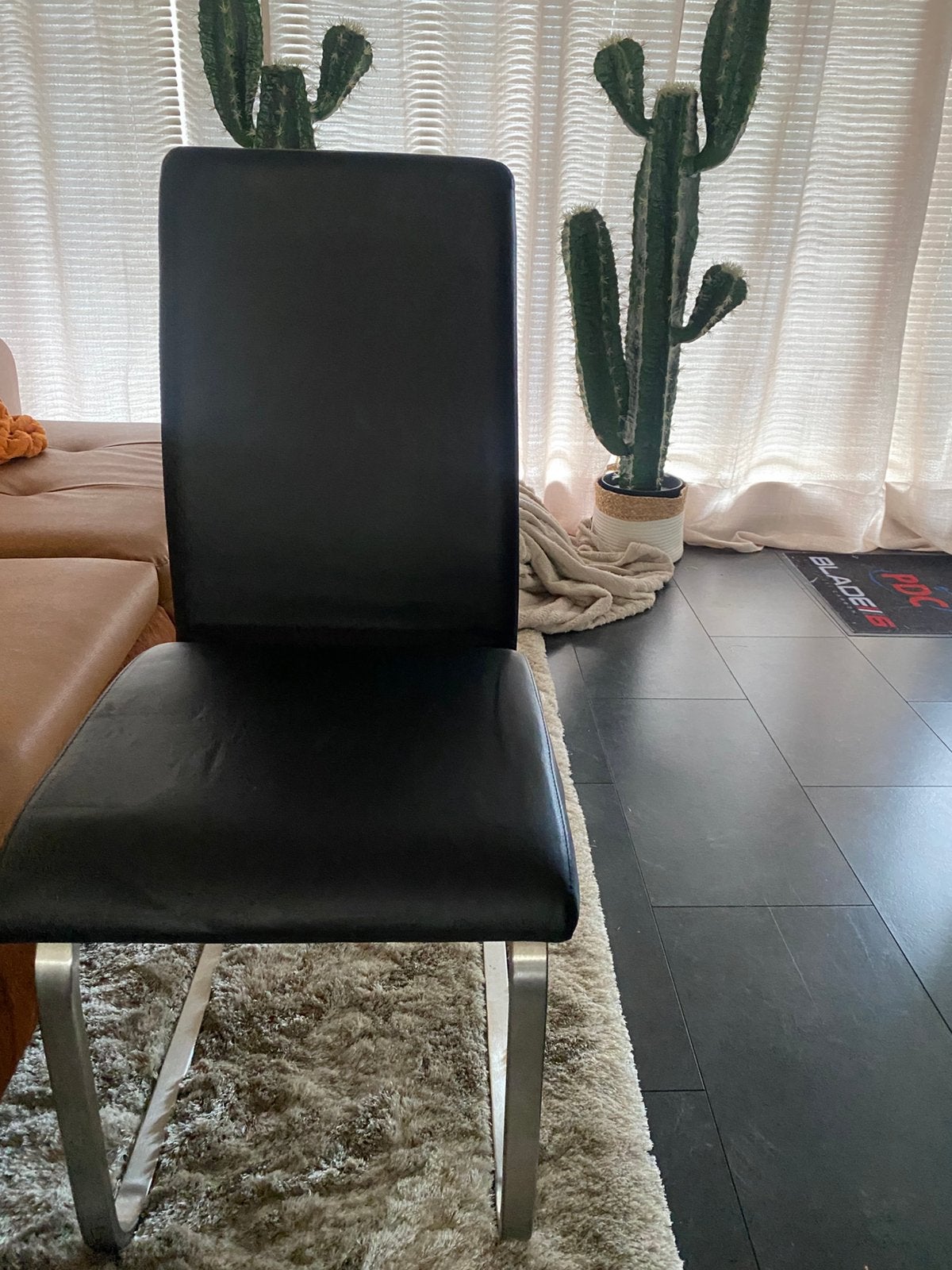 Stoelen, Ophalen, Zo goed als nieuw