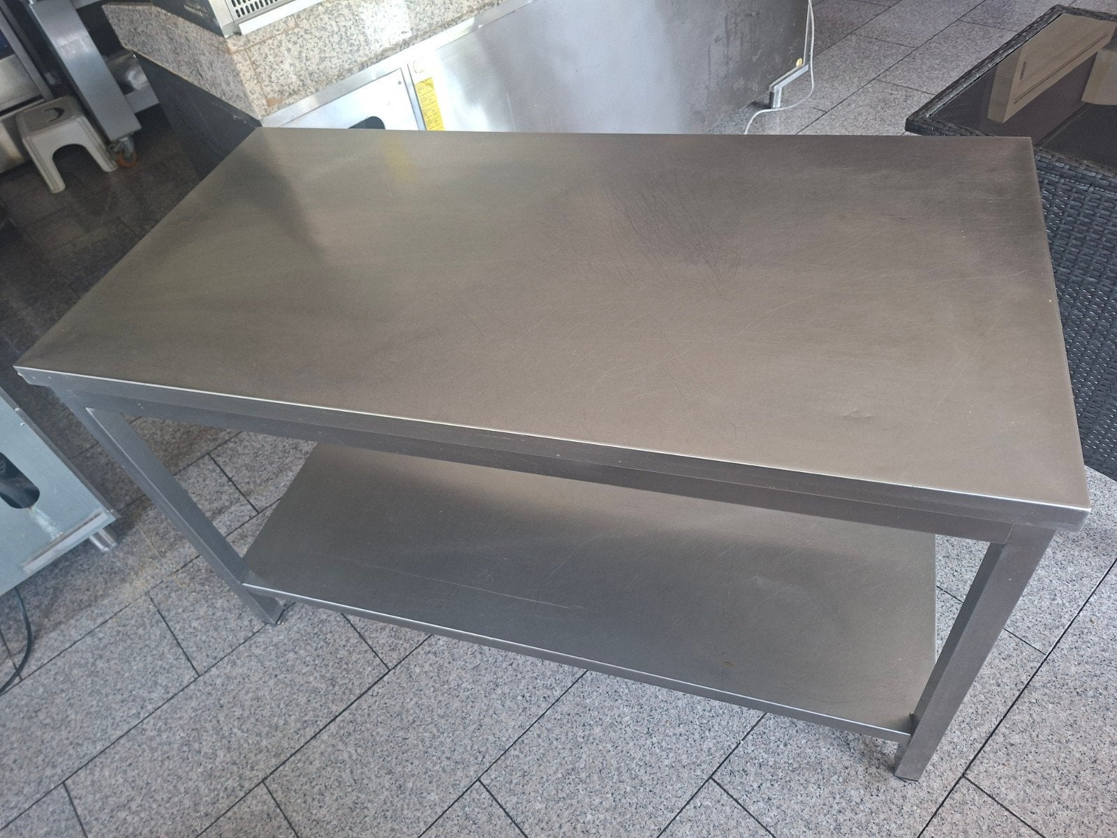 Roestvrijstalen tafel met dubbele lade, Zakelijke goederen, Ophalen