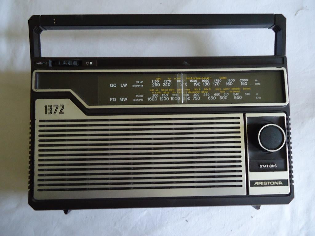 Radio vintage Aristona 1372 avec LW MW sur piles, Envoi, Comme neuf, Radio