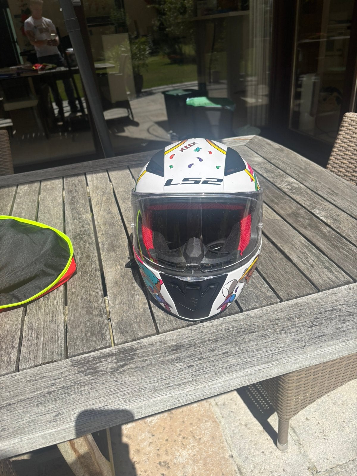 Casque moto enfant, Enlèvement, Enfants