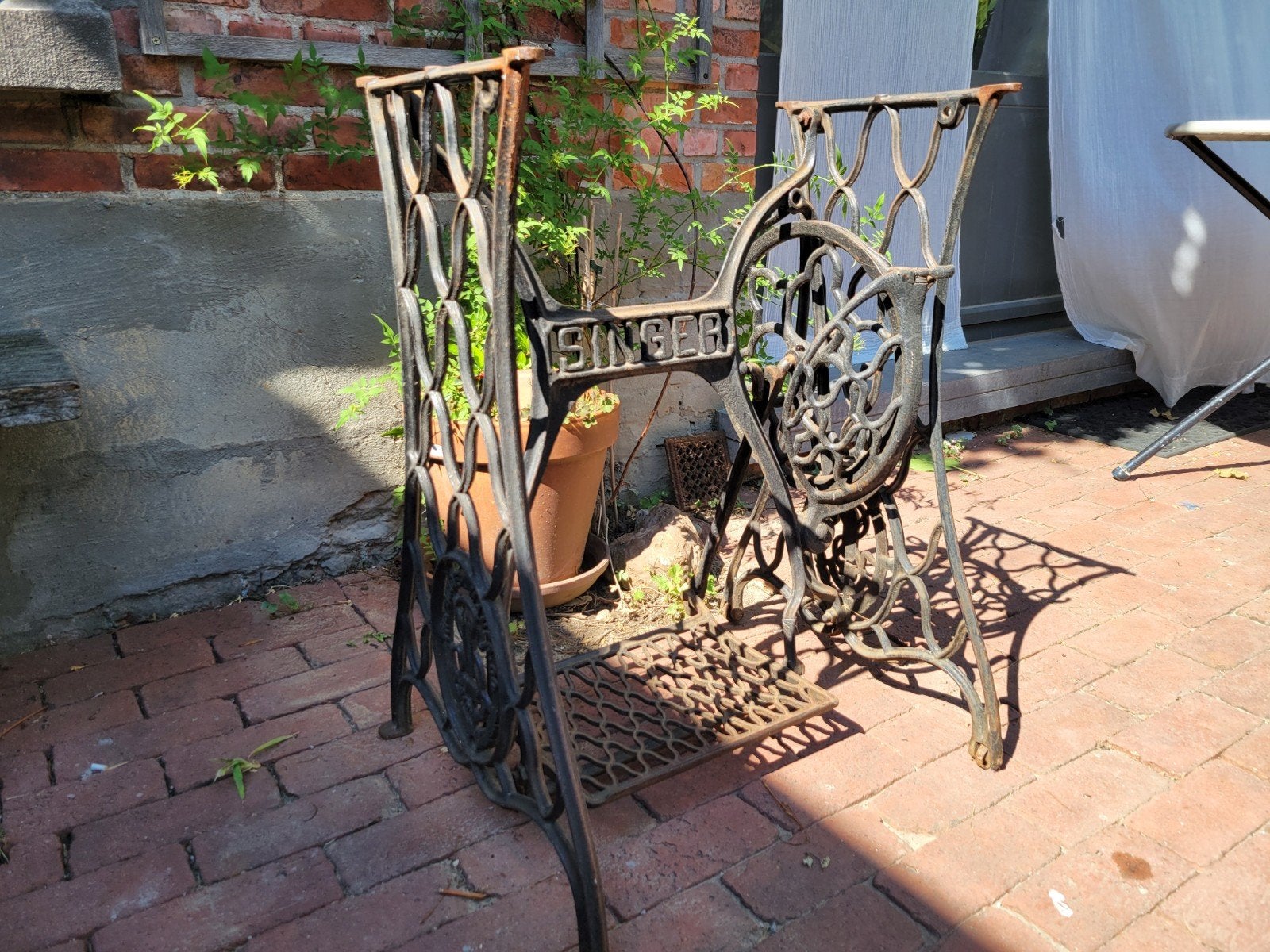 Onderstel Singer naaimachine voor planten of mini-serre, Ophalen
