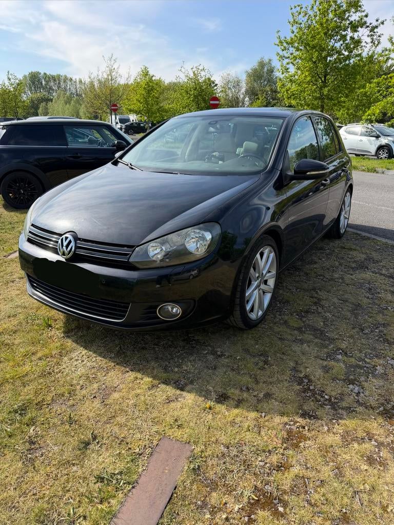 VW Golf lees beschrijving 2e motor!, Auto's, Volkswagen, Euro 5, Beige, 1346 kg, Zwart