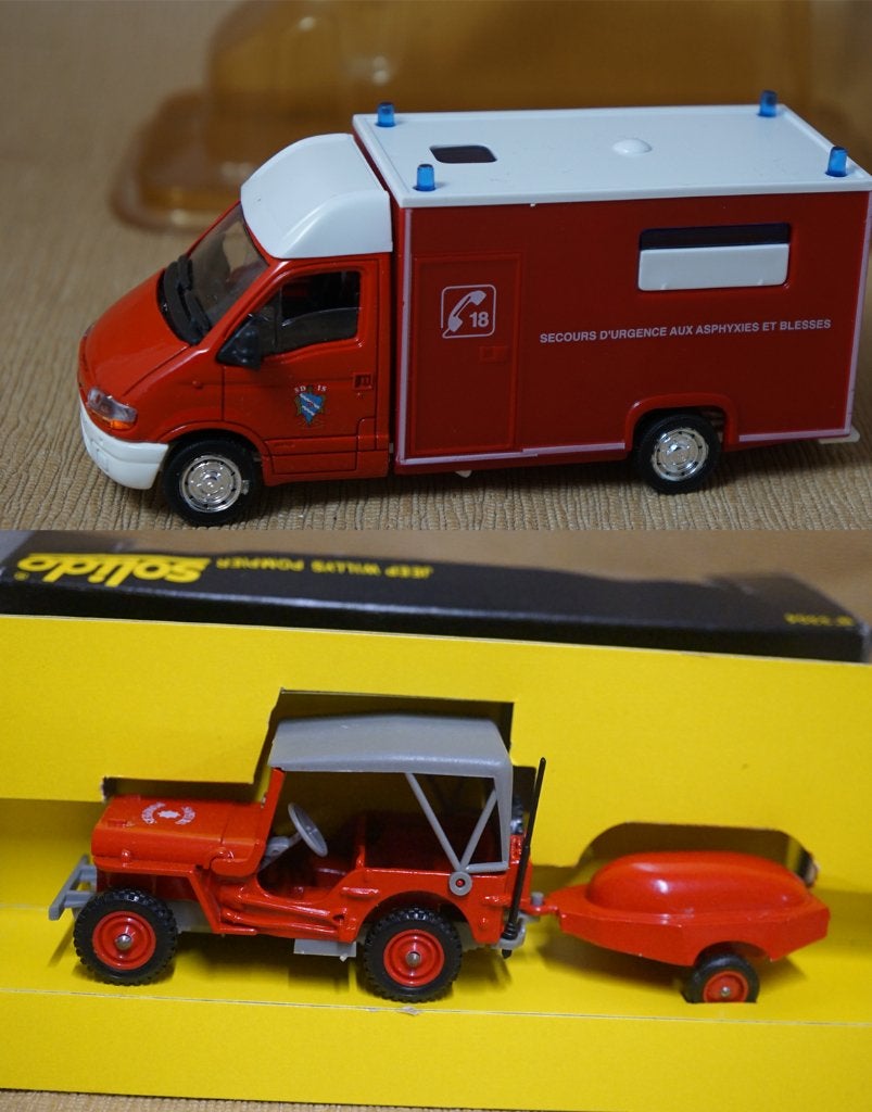 2 sapeurs-pompiers Solido - Jeep Renault Master/Willys, Enlèvement ou Envoi, Voiture
