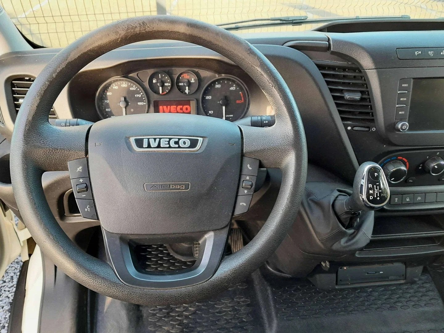 Iveco Daily 35S12D 2.3 Turbo WG Hi-Matic, Achat, Entreprise, 116 ch, Noir