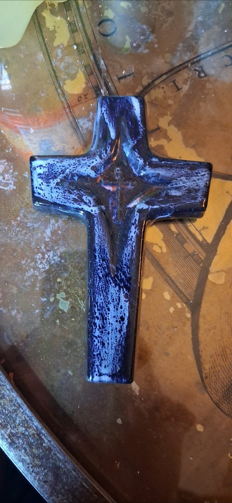 croix murale religieuse en céramique vintage André Bayer, Enlèvement ou Envoi