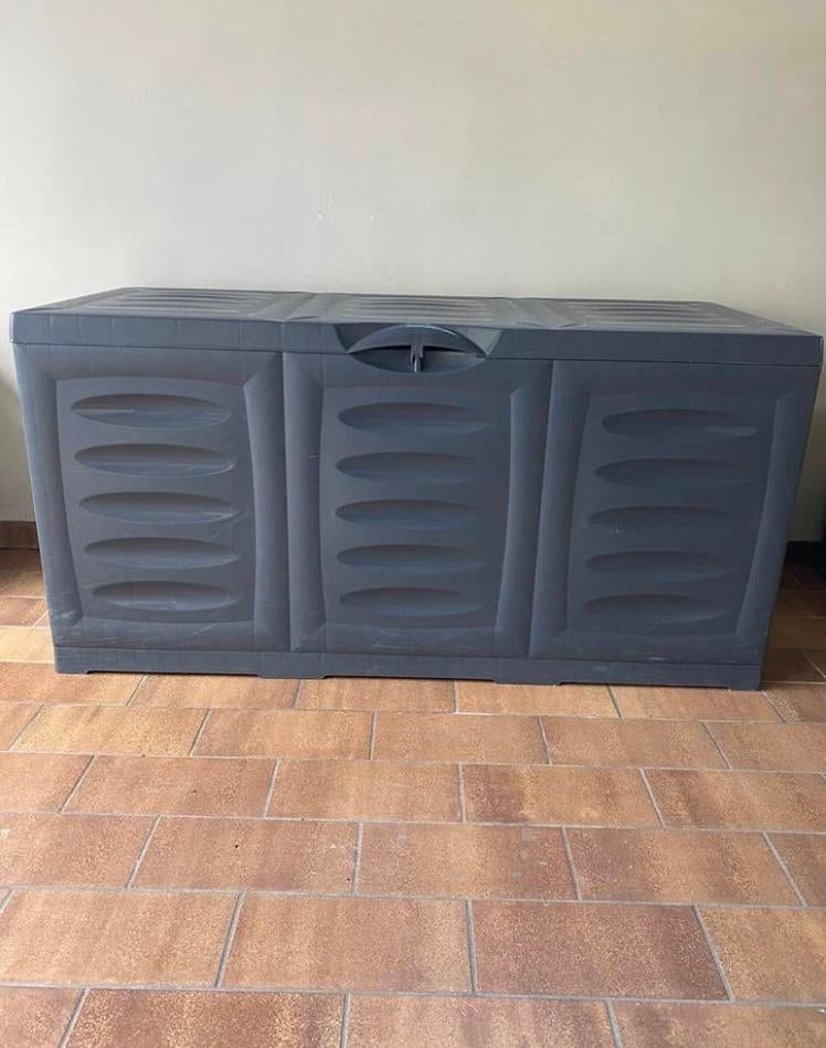 Opbergbox in grijze kunststof, Tuin en Terras, Ophalen, Zo goed als nieuw, Kunststof