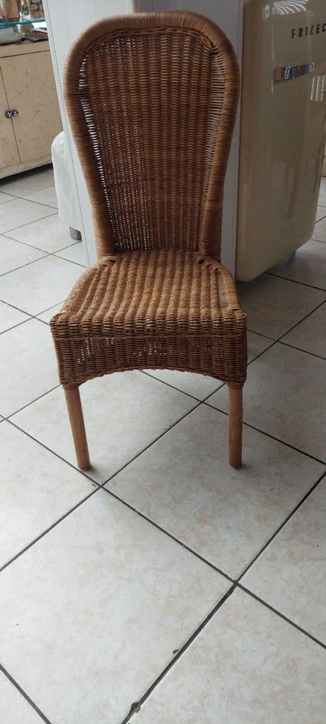 Rieten stoelen ingedeeld staat, Ophalen