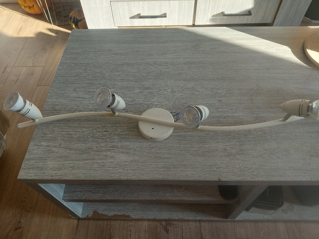 Lampe rampe, Enlèvement