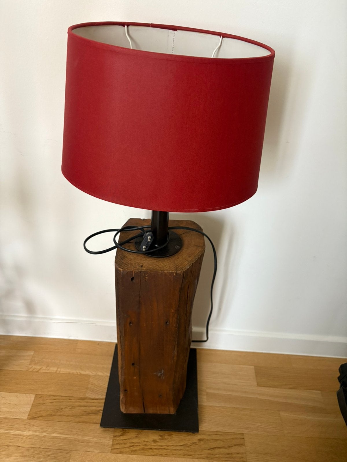 Lampe Hip, Maison & Meubles, Lampes | Lampes de table, Enlèvement ou Envoi, Comme neuf