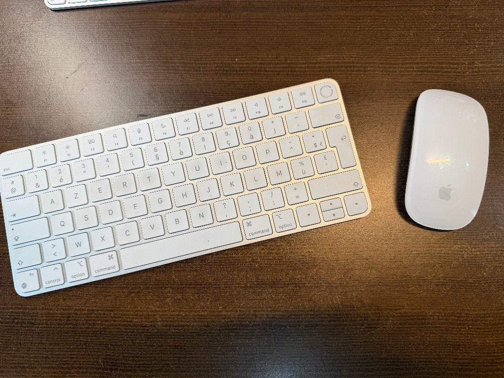 Apple clavier avec touch id et souris, Touch ID, Enlèvement ou Envoi, Azerty, Comme neuf