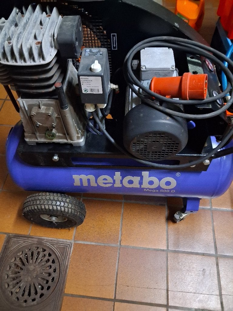 Compressor, Doe-het-zelf en Bouw, Ophalen, Gebruikt, 10 bar of meer, 400 tot 800 liter/min