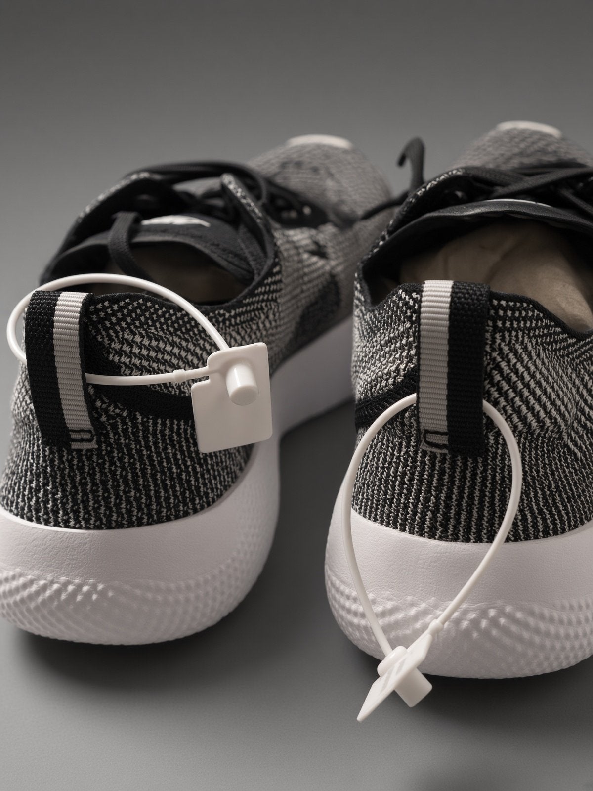 Chaussures de sport pour homme Anthracite Taille EU 40.5, Neuf, Chaussures de course à pied, Autres sports, Enlèvement ou Envoi