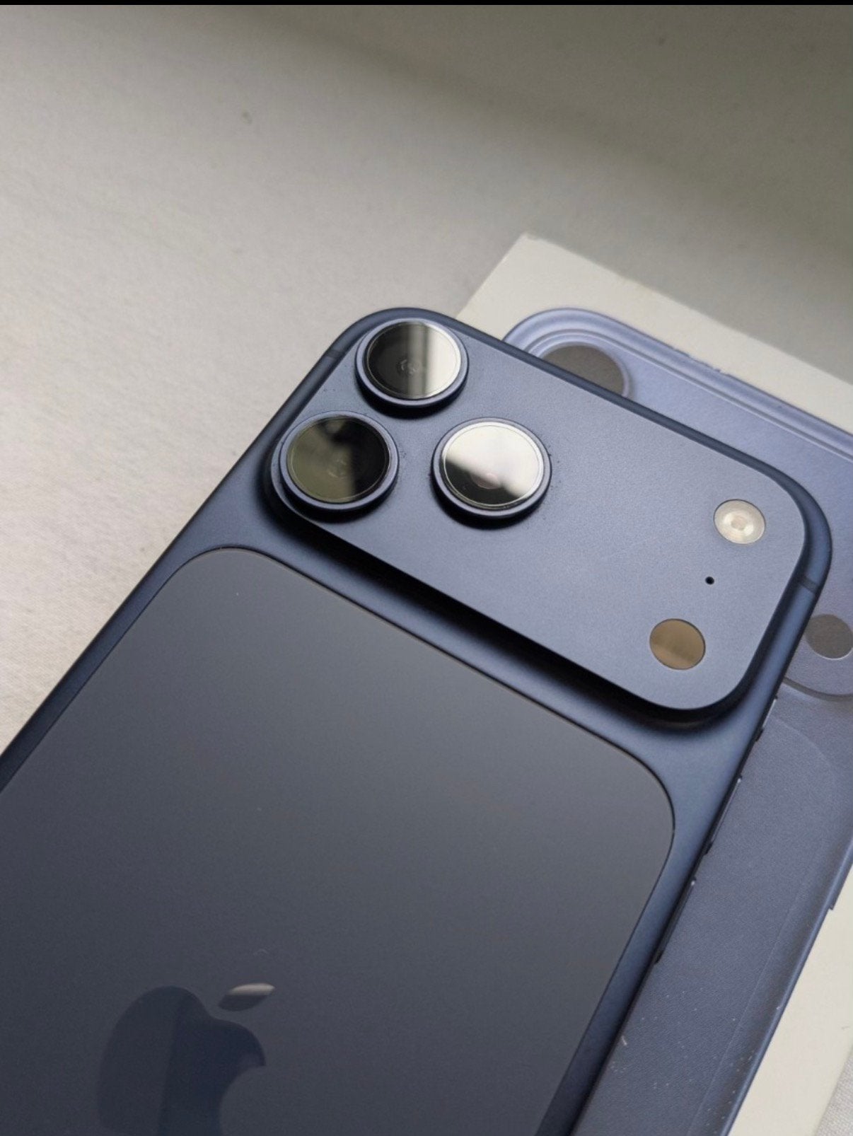 iPhone 17 Pro - 256 Go - Deep Blue - Garantie 1 an, Télécoms, Téléphonie mobile | Apple iPhone, 256 GB, Enlèvement ou Envoi, Autres modèles