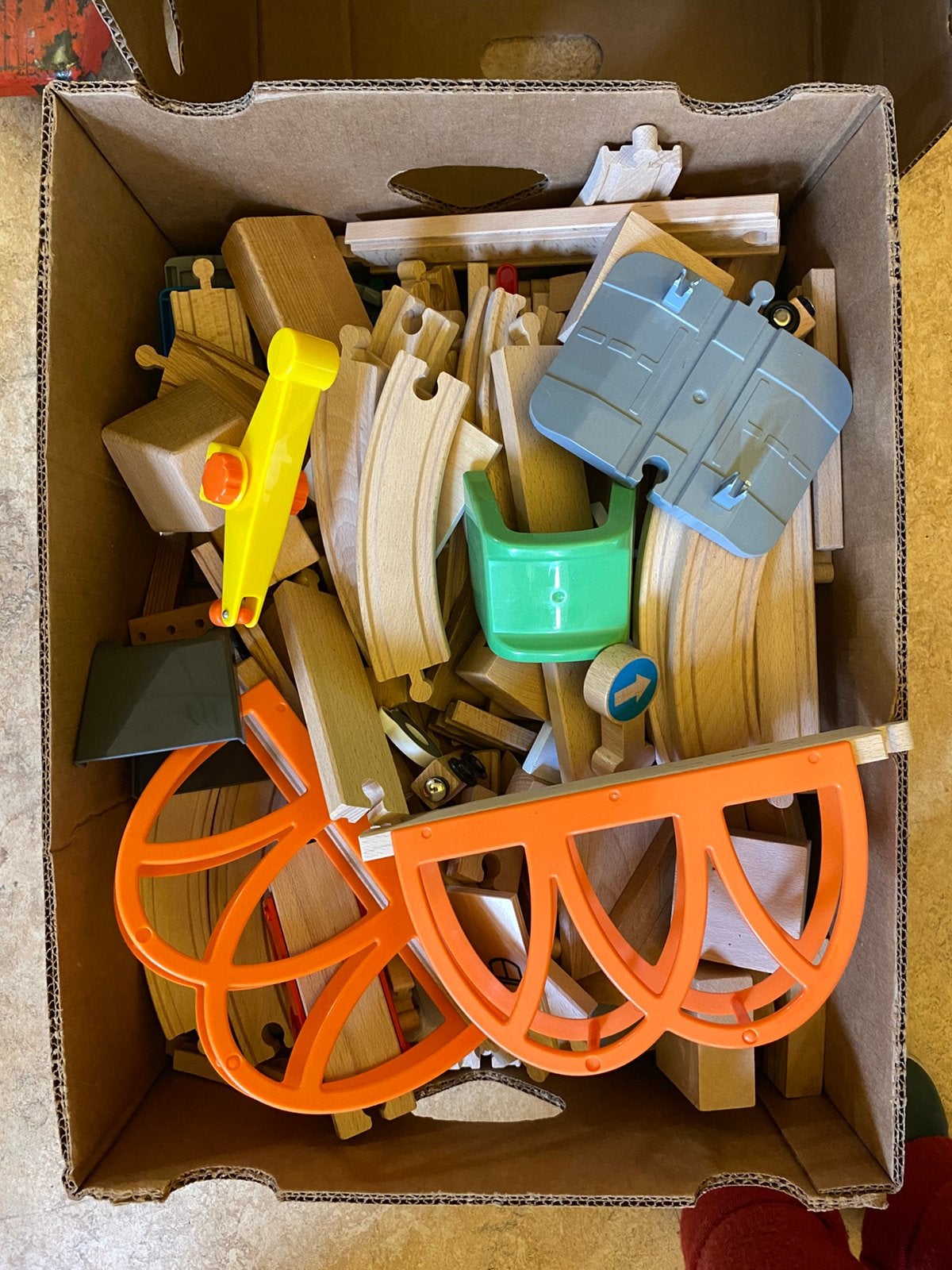 Grote doos met houten trein Lillabo, Enlèvement, Comme neuf