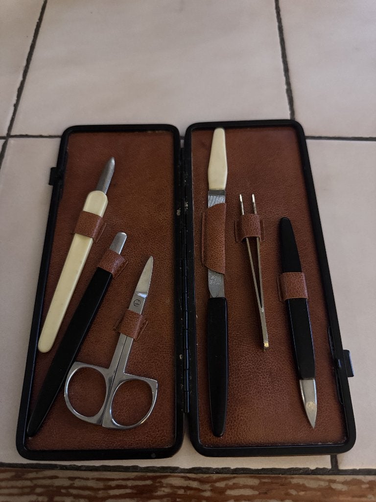 Trousse à manucure vintage, Enlèvement, Brun, Mains et Ongles, Accessoires