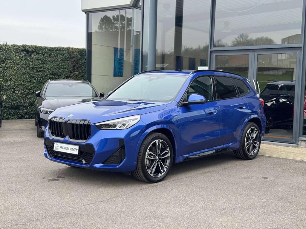 BMW X1 sDrive18i M Sport / PANODAK / TREKHAAK / DODE HOEK, Auto's, BMW, Lichtsensor, Gebruikt, Zwart, Leder