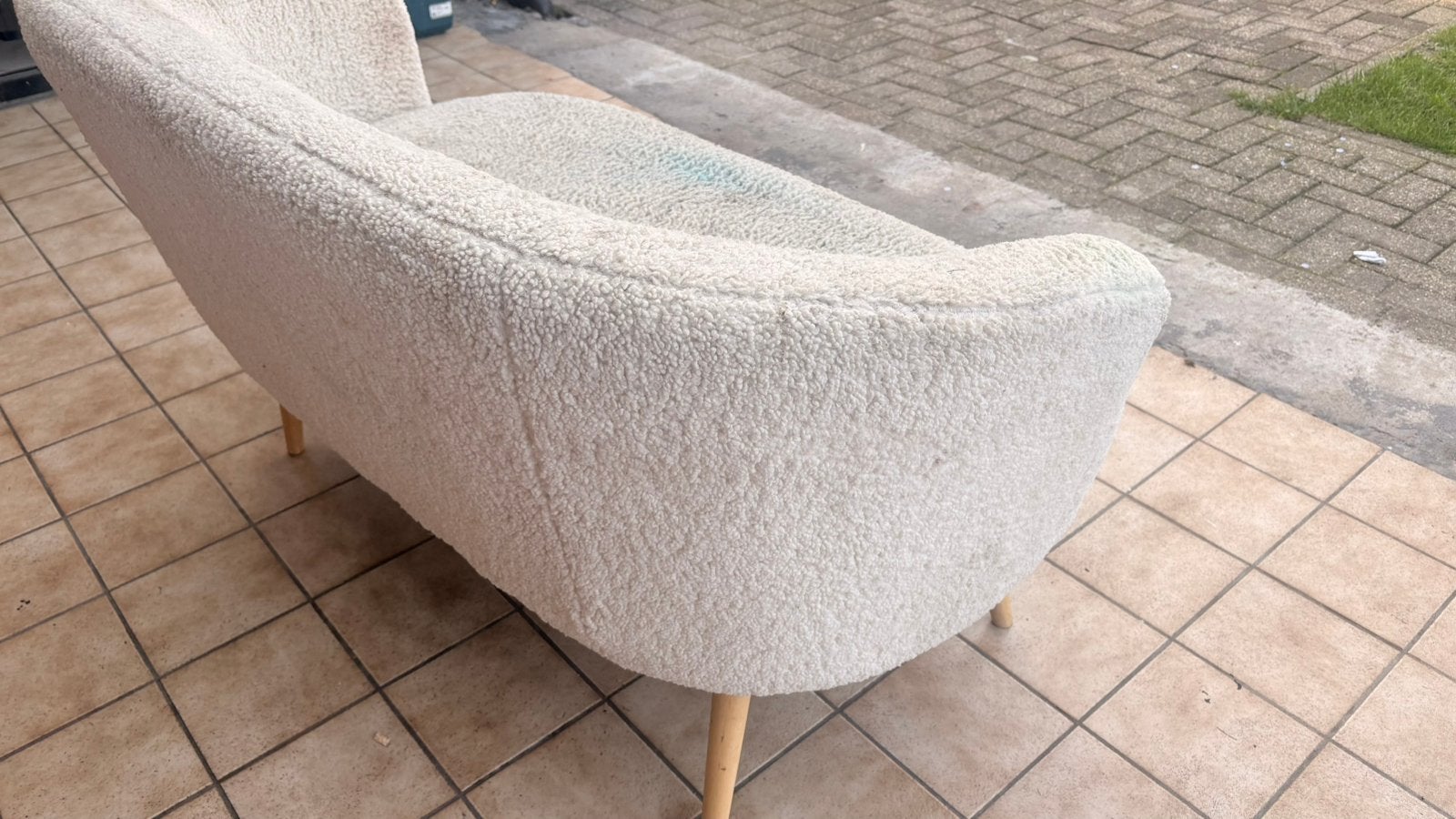 Beige bouclé 2-zitszetel – €40, Enlèvement ou Envoi, Utilisé