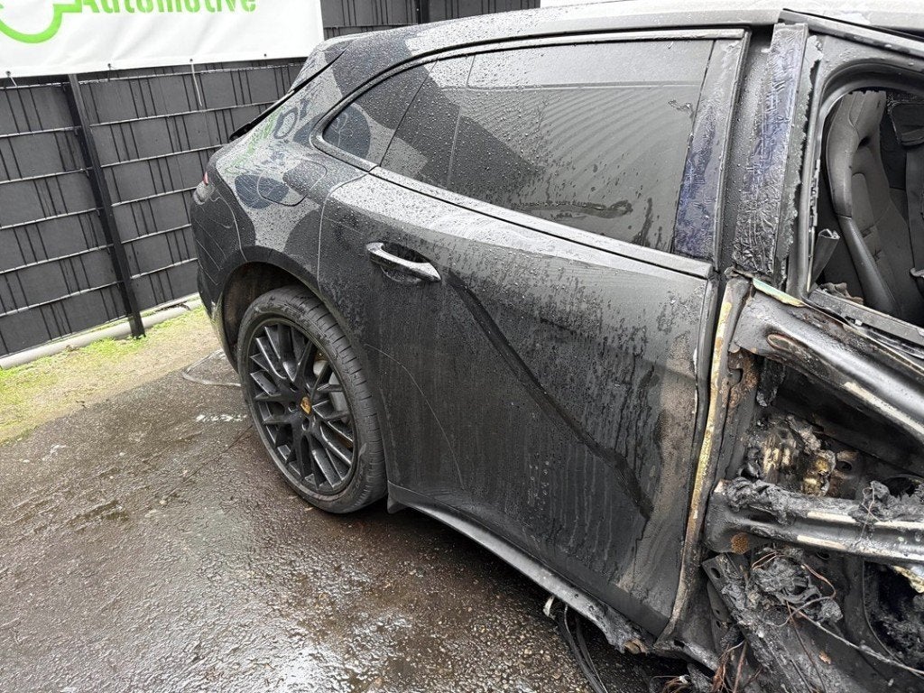 PORTIER RECHTS ACHTER Porsche Panamera Sport Turismo (971H), Gebruikt, Deur, Porsche Deutschland GmbH, Porscheplatz 1
70435  Stuttgart, DE