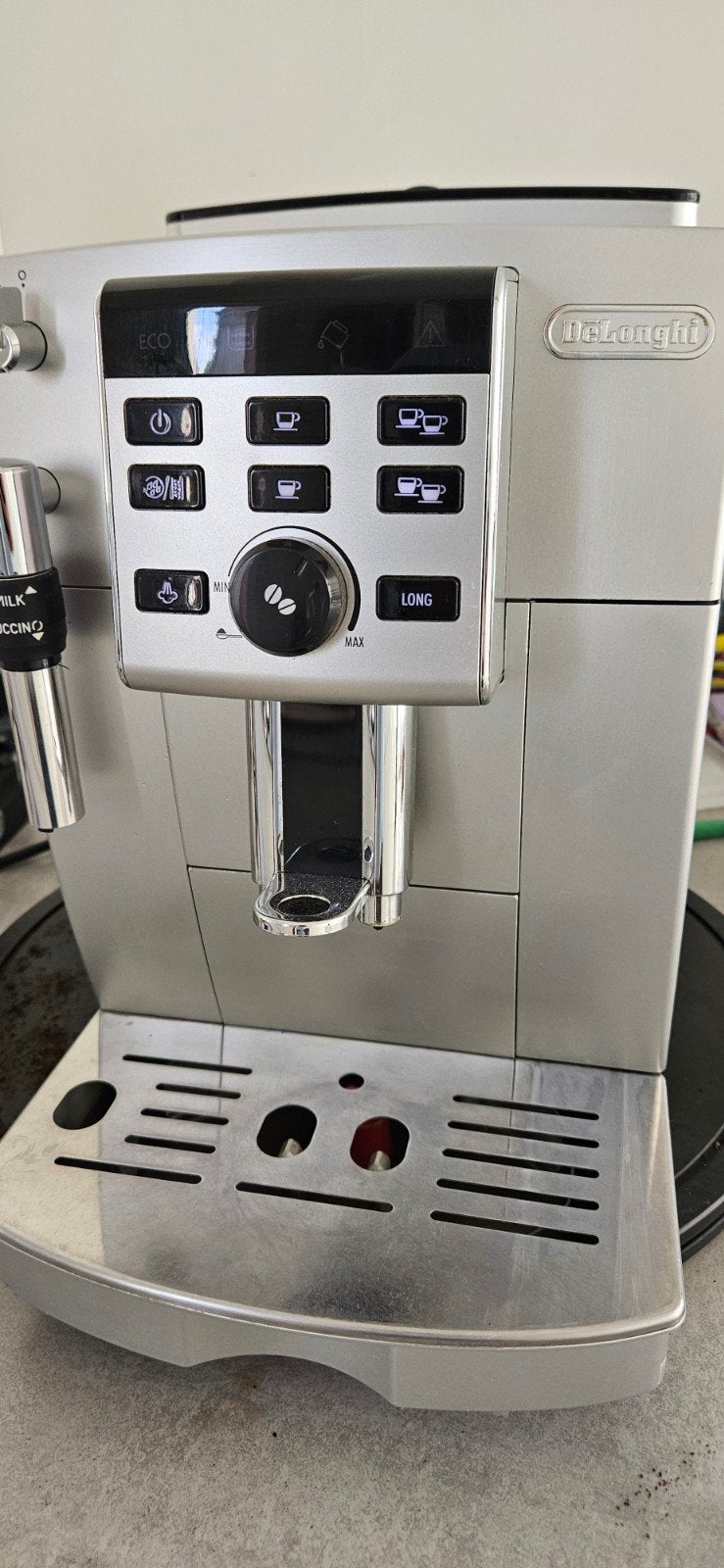 Delonghi espressomachine met bonen + Garantie, 10 kopjes of meer, Koffiemachine, Ophalen of Verzenden, Zo goed als nieuw
