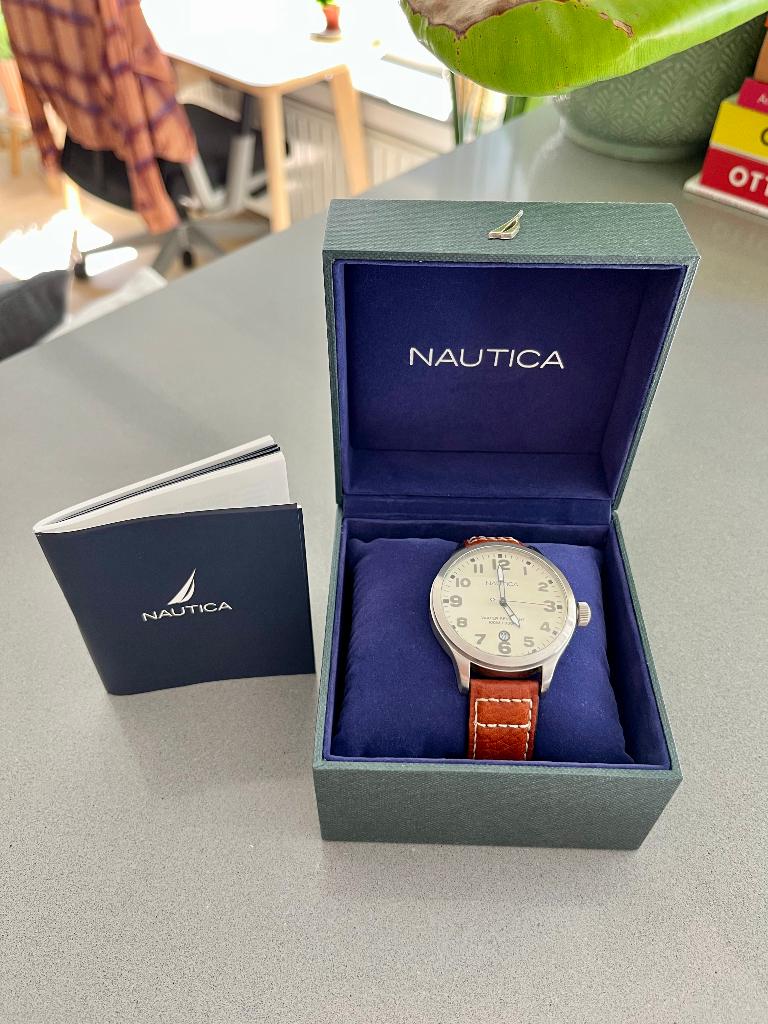 Nautica horloge, Handtassen en Accessoires, Horloges | Heren, Leer, Polshorloge, Zo goed als nieuw, Ophalen