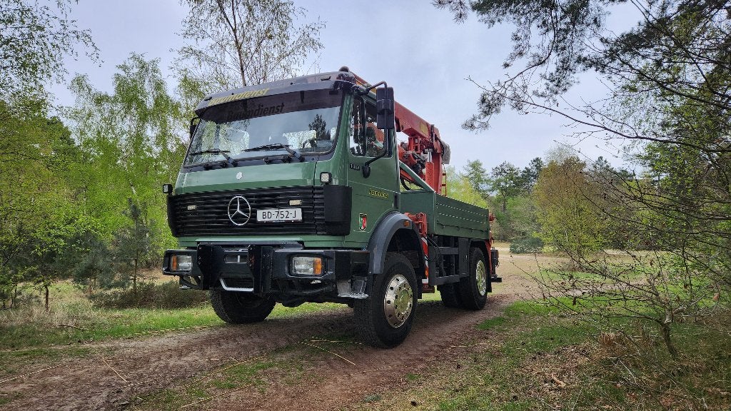 mercedes 1417 AK 4x4 hochstand UNIMOG Palfinger montagekran, Auto's, Vrachtwagens, 170 kW, Mercedes-Benz, Bedrijf, Diesel