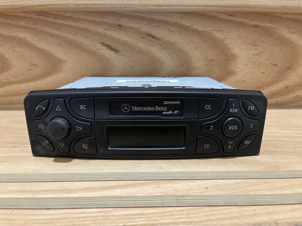 Radio CD casetofon A2038201686 A 203 820 16 86 [07] Mercedes, Gebruikt, -, -, Ophalen of Verzenden