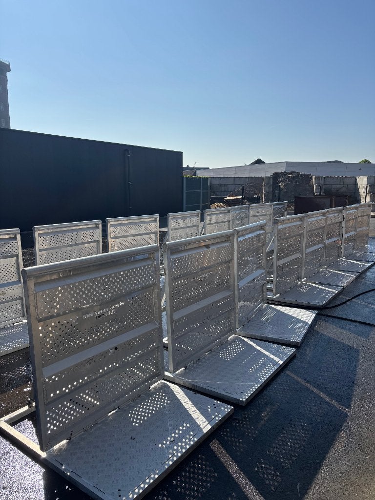 Stage Barriers - Crash Barriers - MOJO barriers, Contacts & Messages