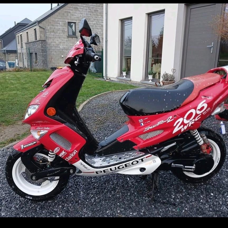 Scooter Peugeot speedfight 2 206 wrc numéroté, Fietsen en Brommers, Ophalen