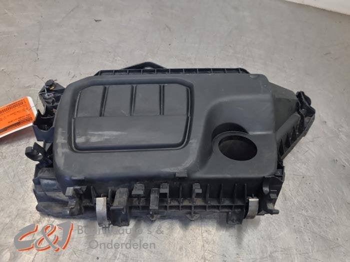 Luchtfilter van een Opel Vivaro, Gebruikt, -, -, Opel
